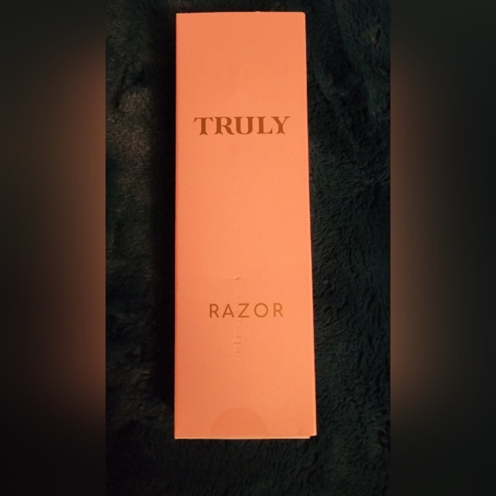 TRULY RAZOR